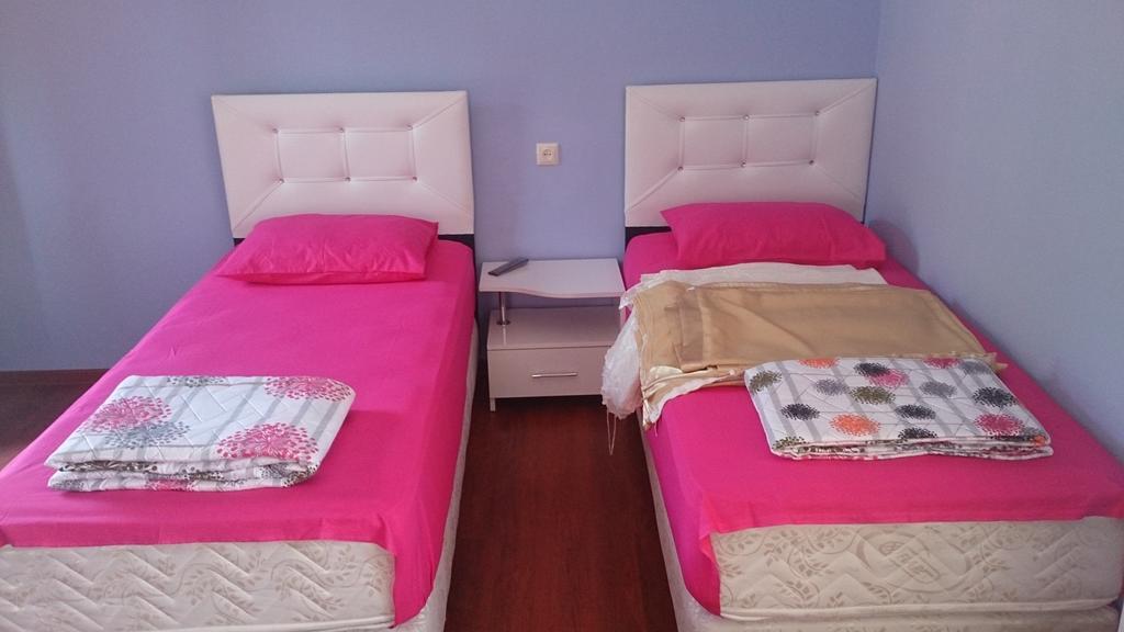 Twins Hotel Gonio Habitación foto