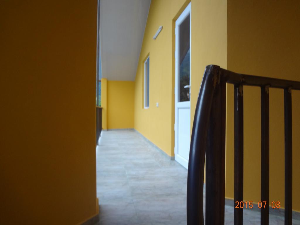 Twins Hotel Gonio Habitación foto